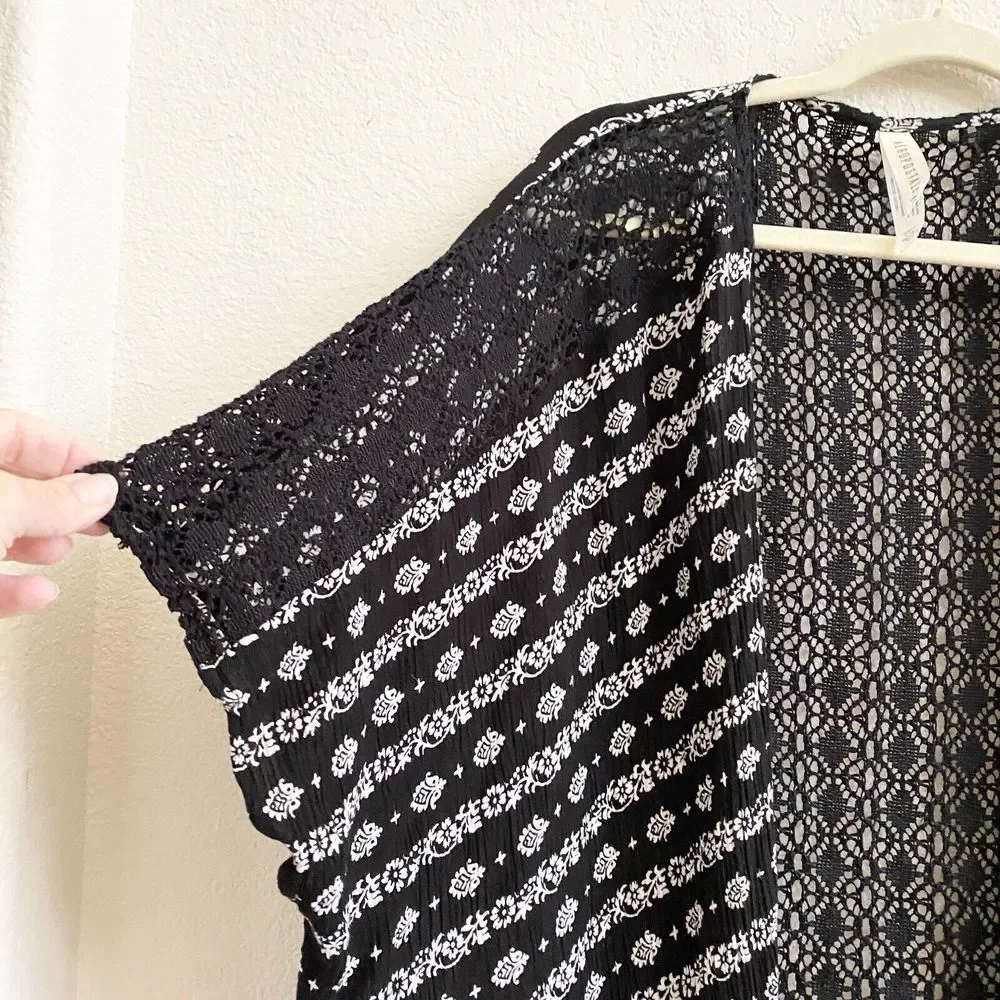 Aeropostale Black White Wrap Kimono Topper One Size‎ Crochet Gauzy